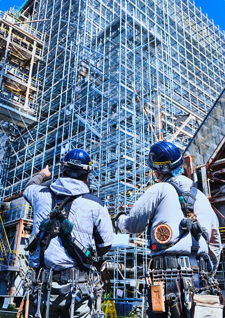 従業員の後ろ姿